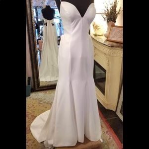 Brand new wedding dress size 12